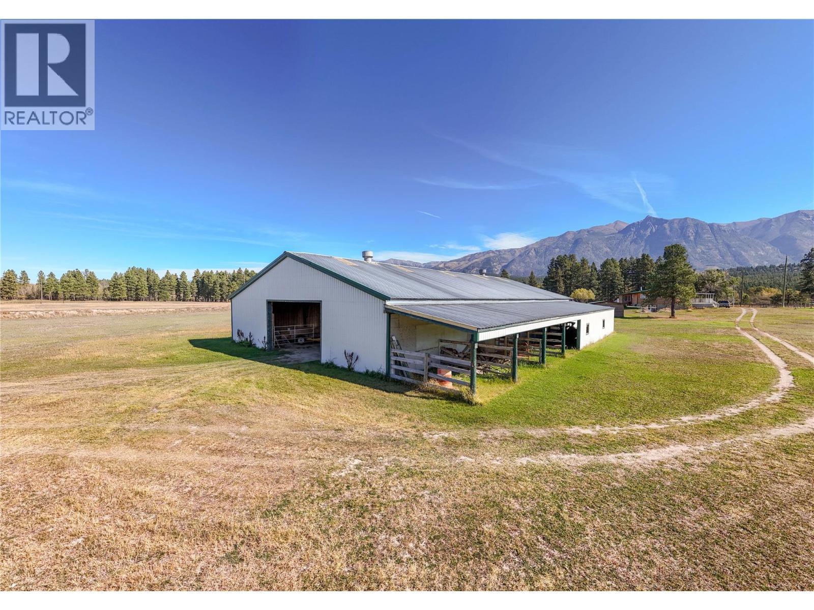7055 93/95 Highway, Wasa, BC - Outdoor