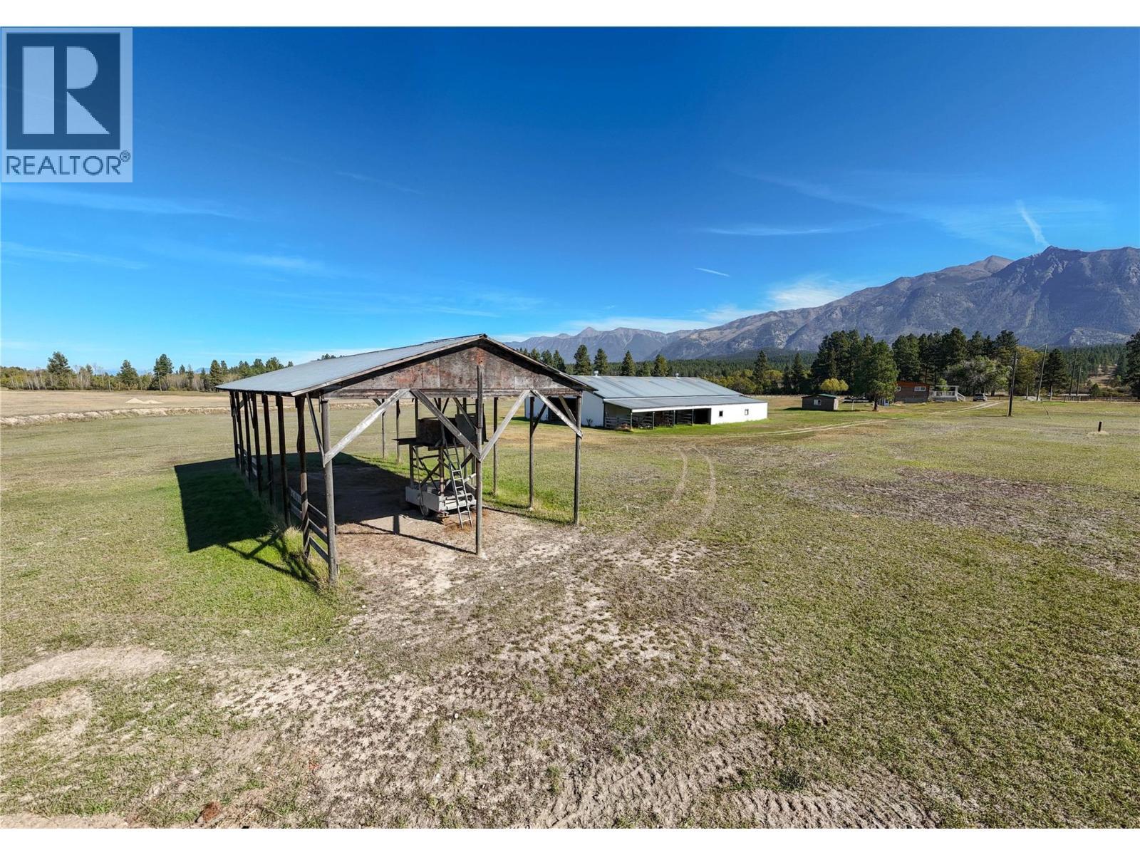 7055 93/95 Highway, Wasa, BC - Outdoor