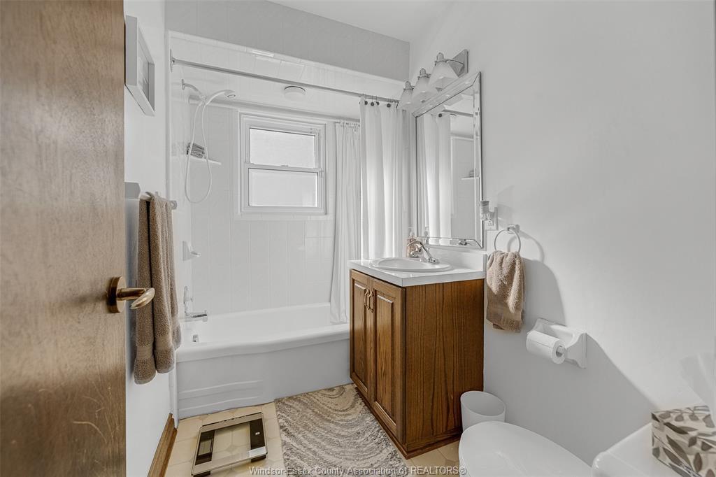 583 Wallace, Windsor, ON