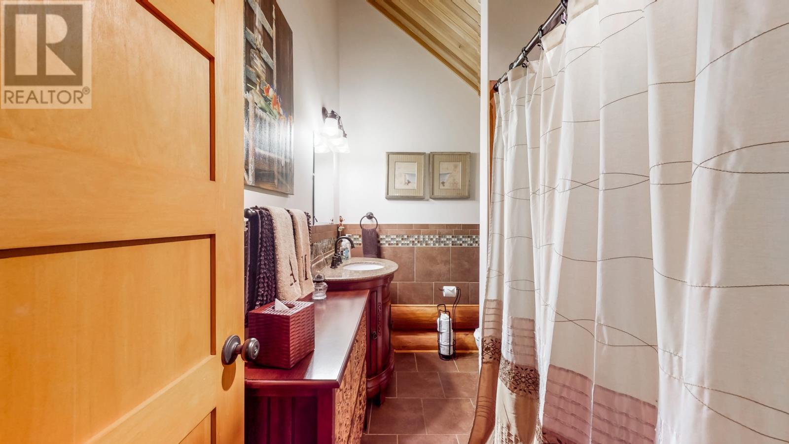 30 Country Garden Road, Portugal Cove - St. Philips, NL - Indoor Photo Showing Bathroom