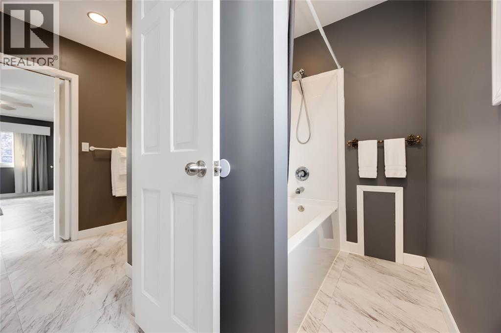 1804 Huffs Corners Road, Dawn-Euphemia, ON