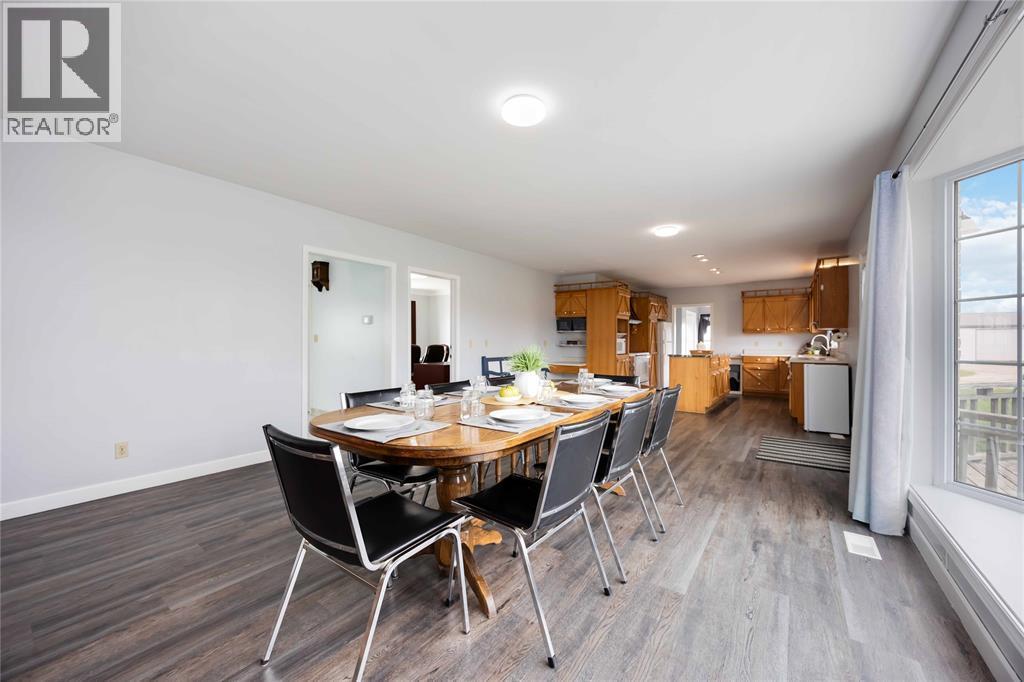 1804 Huffs Corners Road, Dawn-Euphemia, ON - Indoor Photo Showing Dining Room