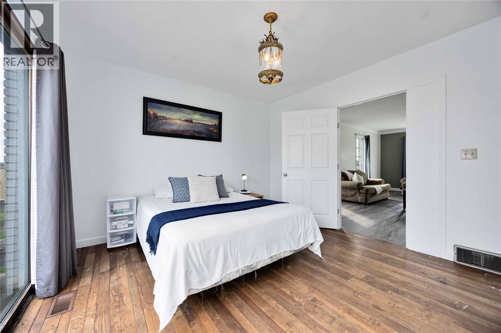 1804 Huffs Corners Road, Dawn-Euphemia, ON - Indoor Photo Showing Bedroom