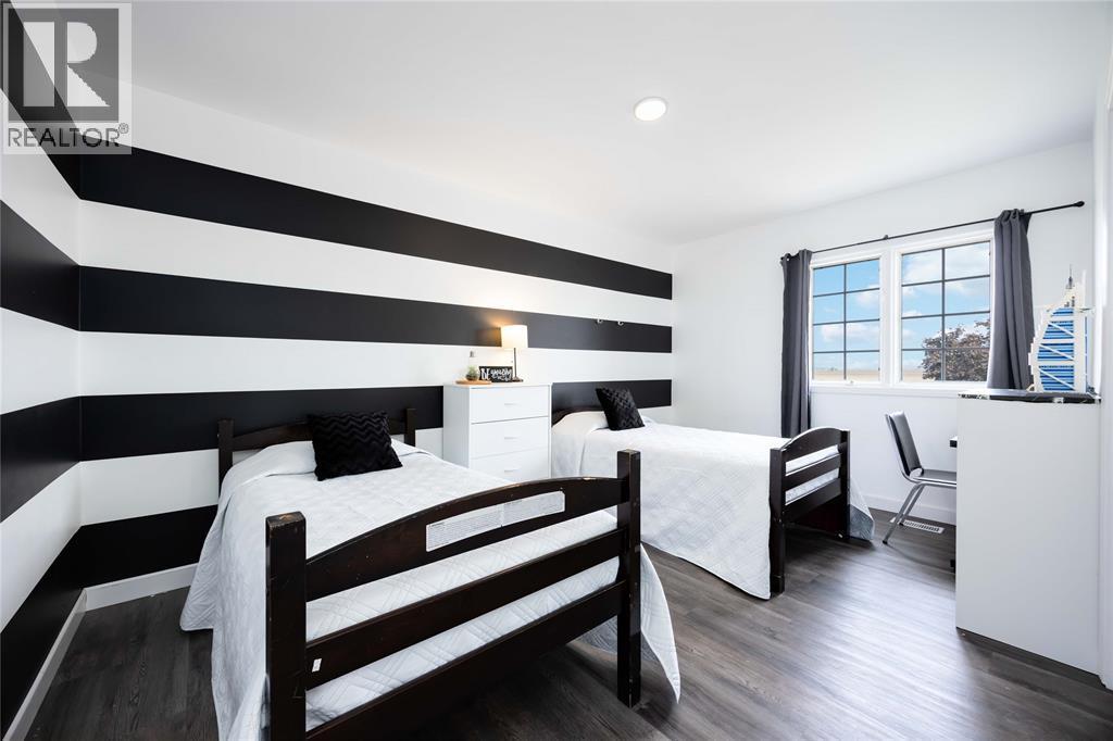 1804 Huffs Corners Road, Dawn-Euphemia, ON - Indoor Photo Showing Bedroom