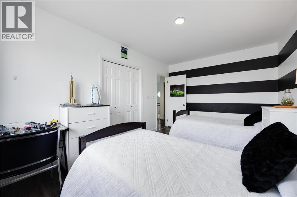 1804 Huffs Corners Road, Dawn-Euphemia, ON - Indoor Photo Showing Bedroom