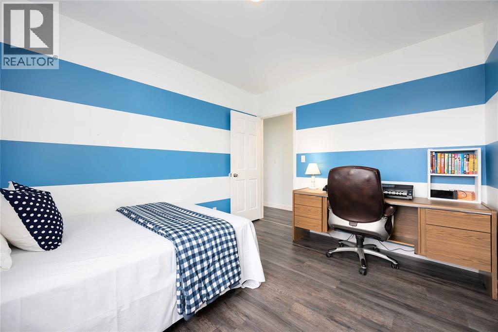 1804 Huffs Corners Road, Dawn-Euphemia, ON - Indoor Photo Showing Bedroom