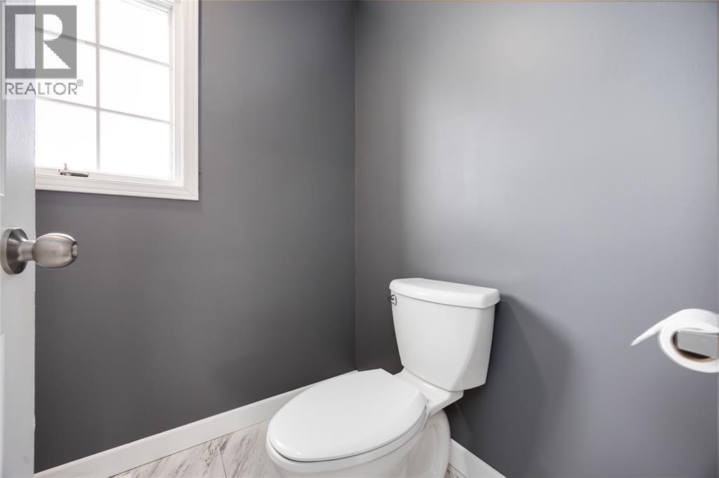 1804 Huffs Corners Road, Dawn-Euphemia, ON - Indoor Photo Showing Bathroom
