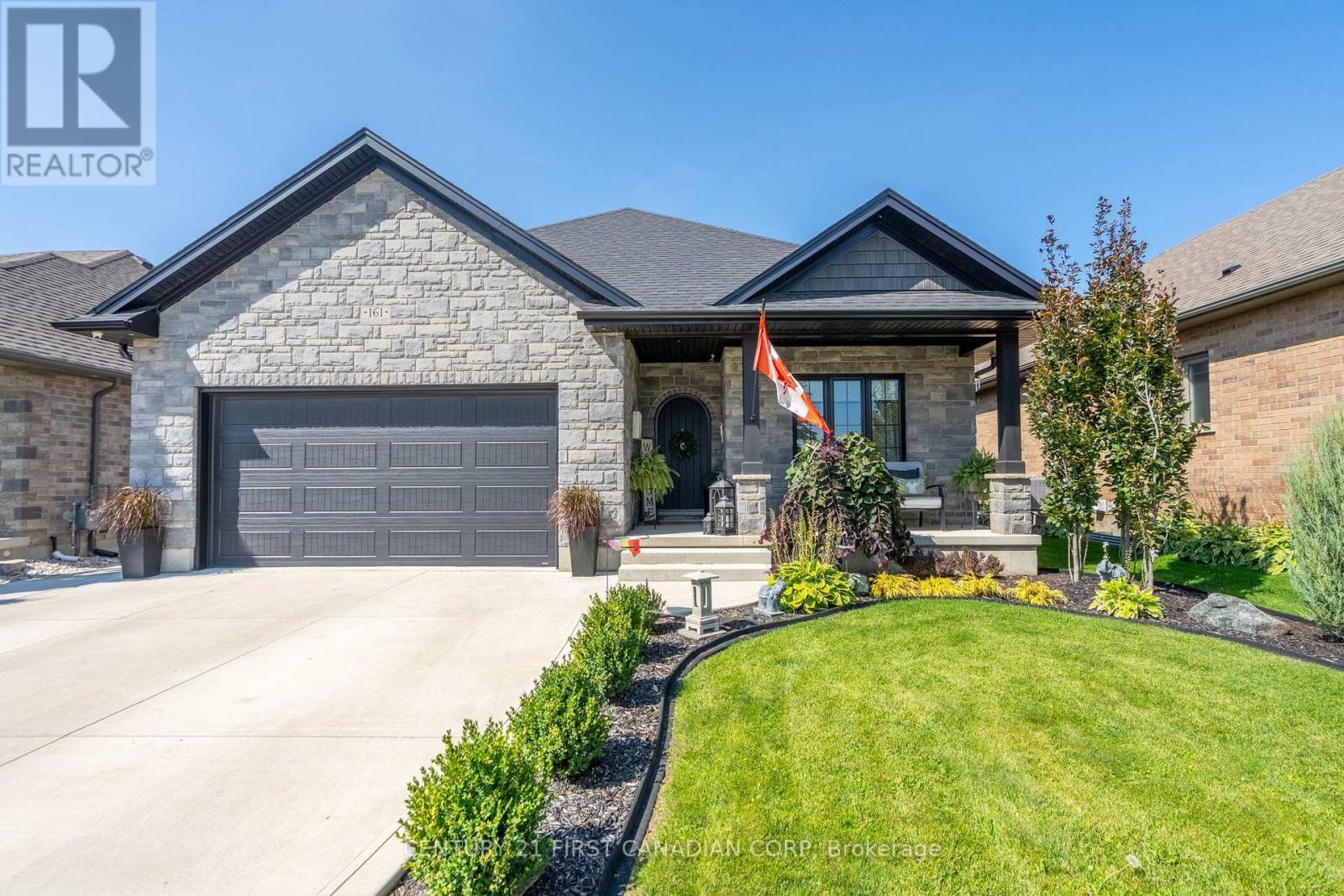 161 Collins Way, Strathroy-Caradoc (Se), ON - Outdoor With Facade
