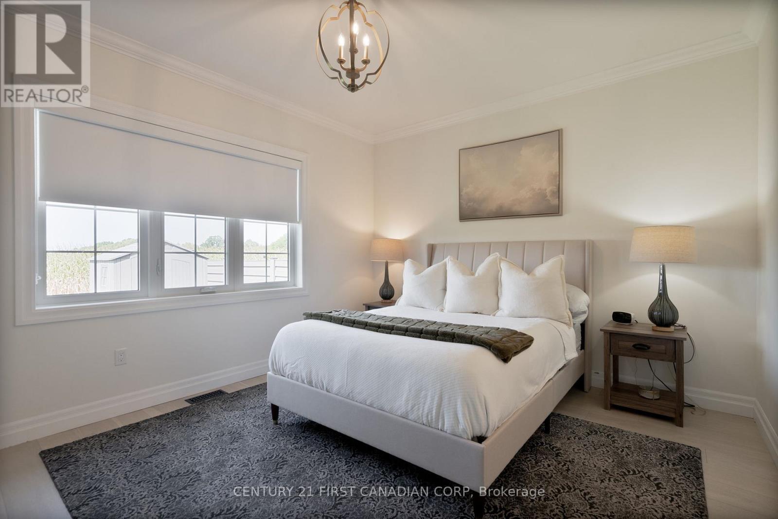161 Collins Way, Strathroy-Caradoc (Se), ON - Indoor Photo Showing Bedroom