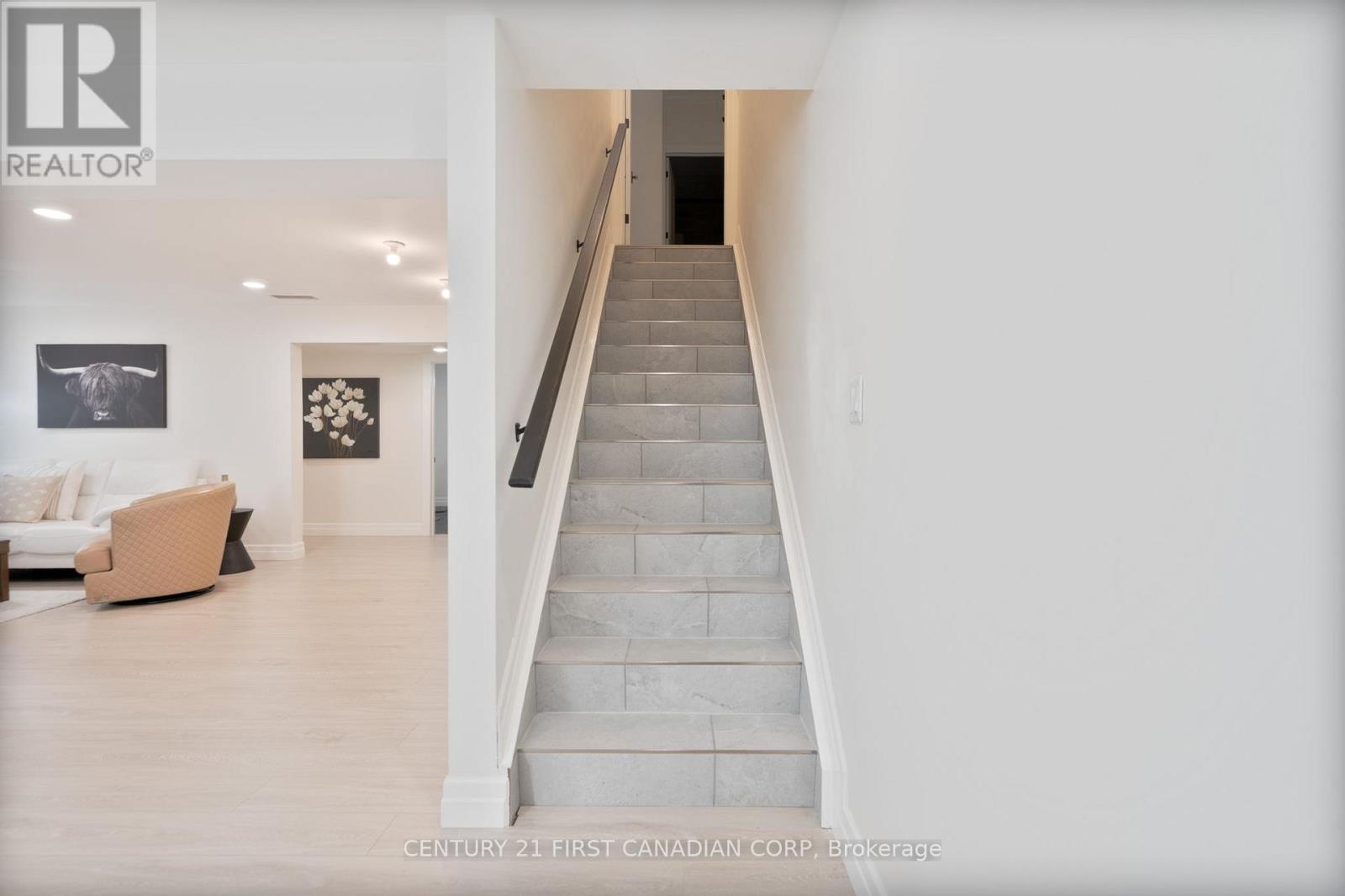 161 Collins Way, Strathroy-Caradoc (Se), ON - Indoor Photo Showing Other Room