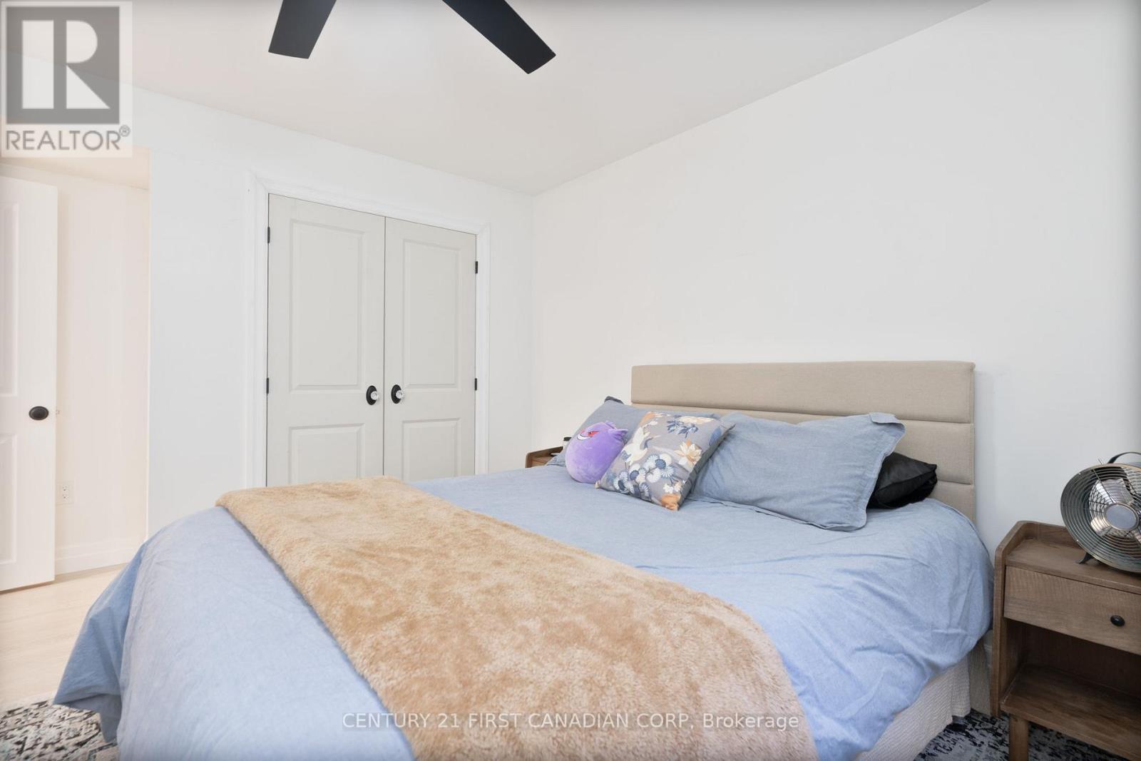 161 Collins Way, Strathroy-Caradoc (Se), ON - Indoor Photo Showing Bedroom