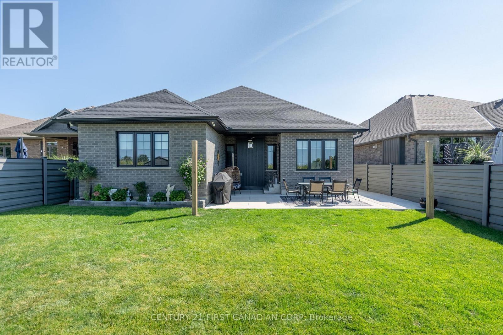 161 Collins Way, Strathroy-Caradoc (Se), ON - Outdoor