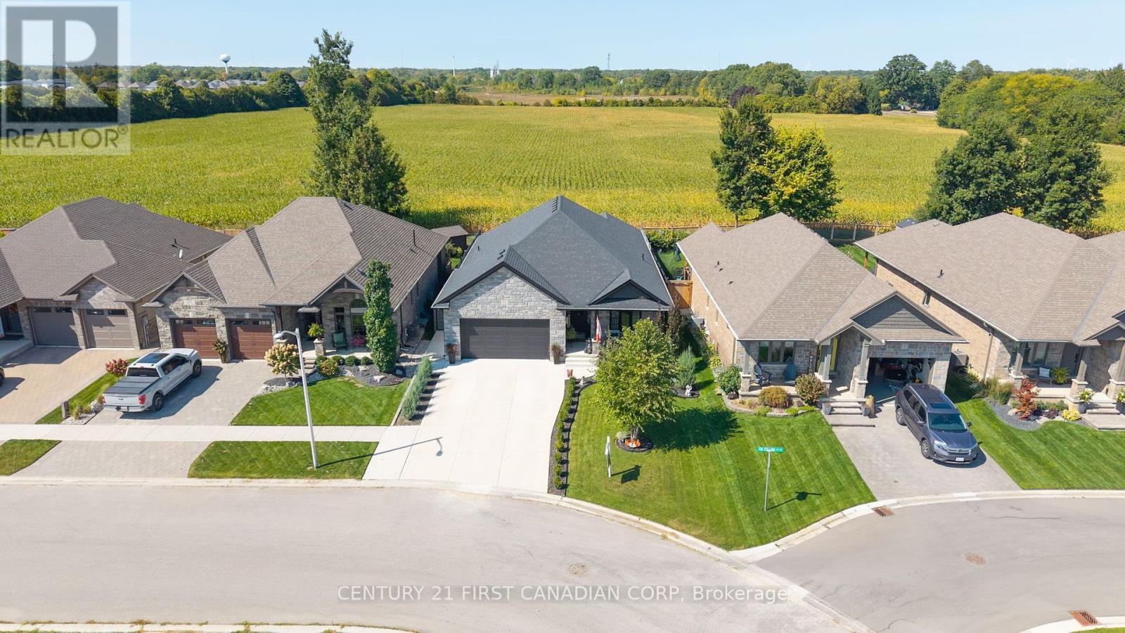 161 Collins Way, Strathroy-Caradoc (Se), ON - Outdoor With Facade With View