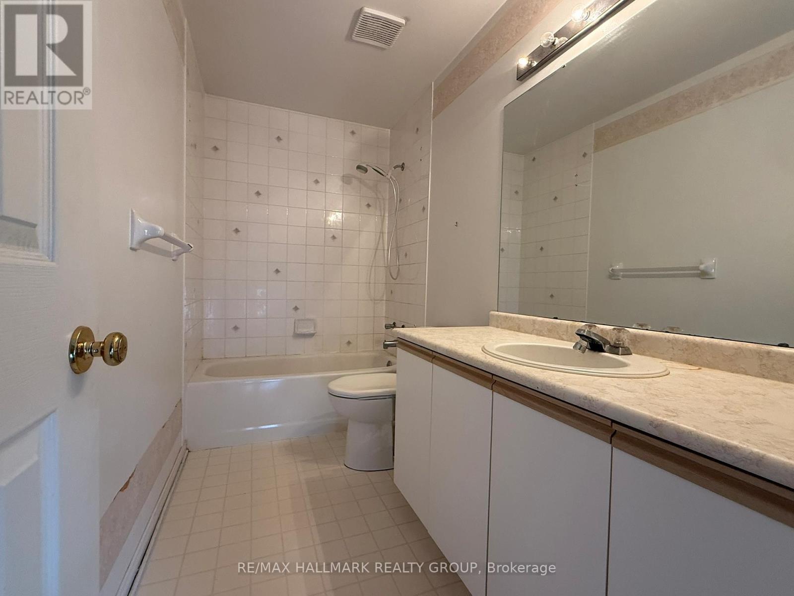 195 Blackdome Crescent, Ottawa, ON - Indoor Photo Showing Bathroom