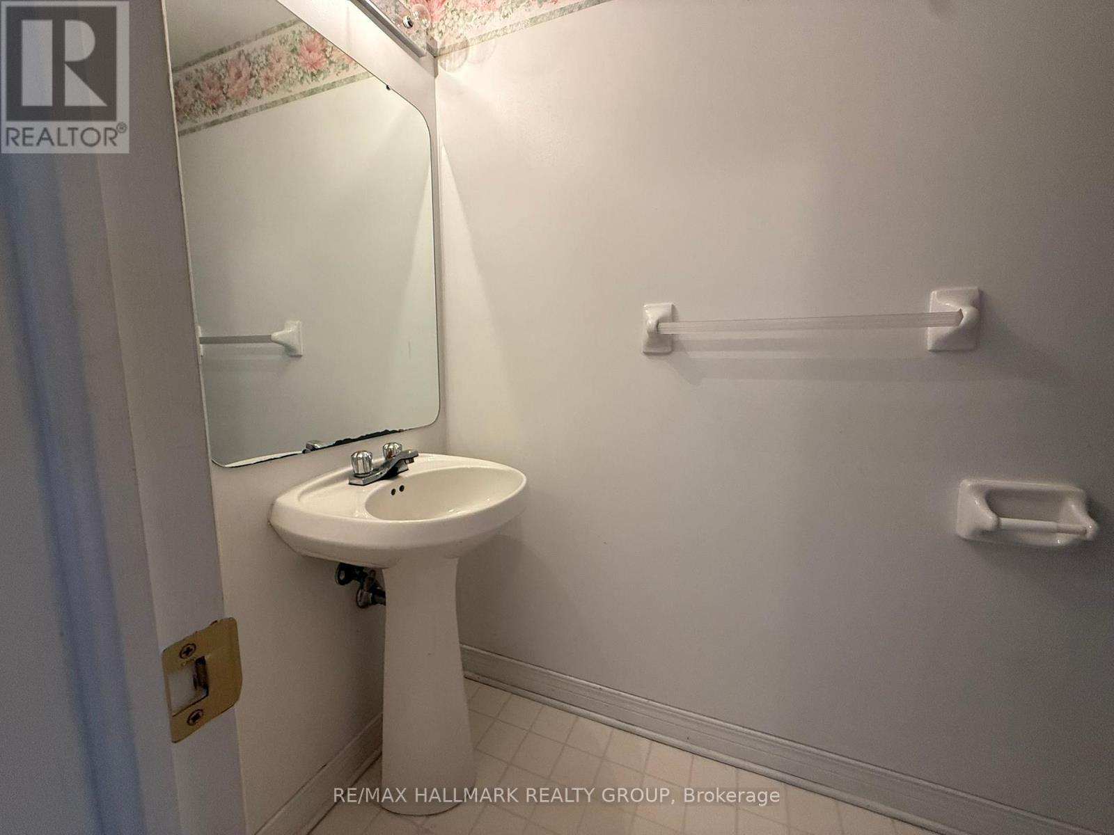 195 Blackdome Crescent, Ottawa, ON - Indoor Photo Showing Bathroom