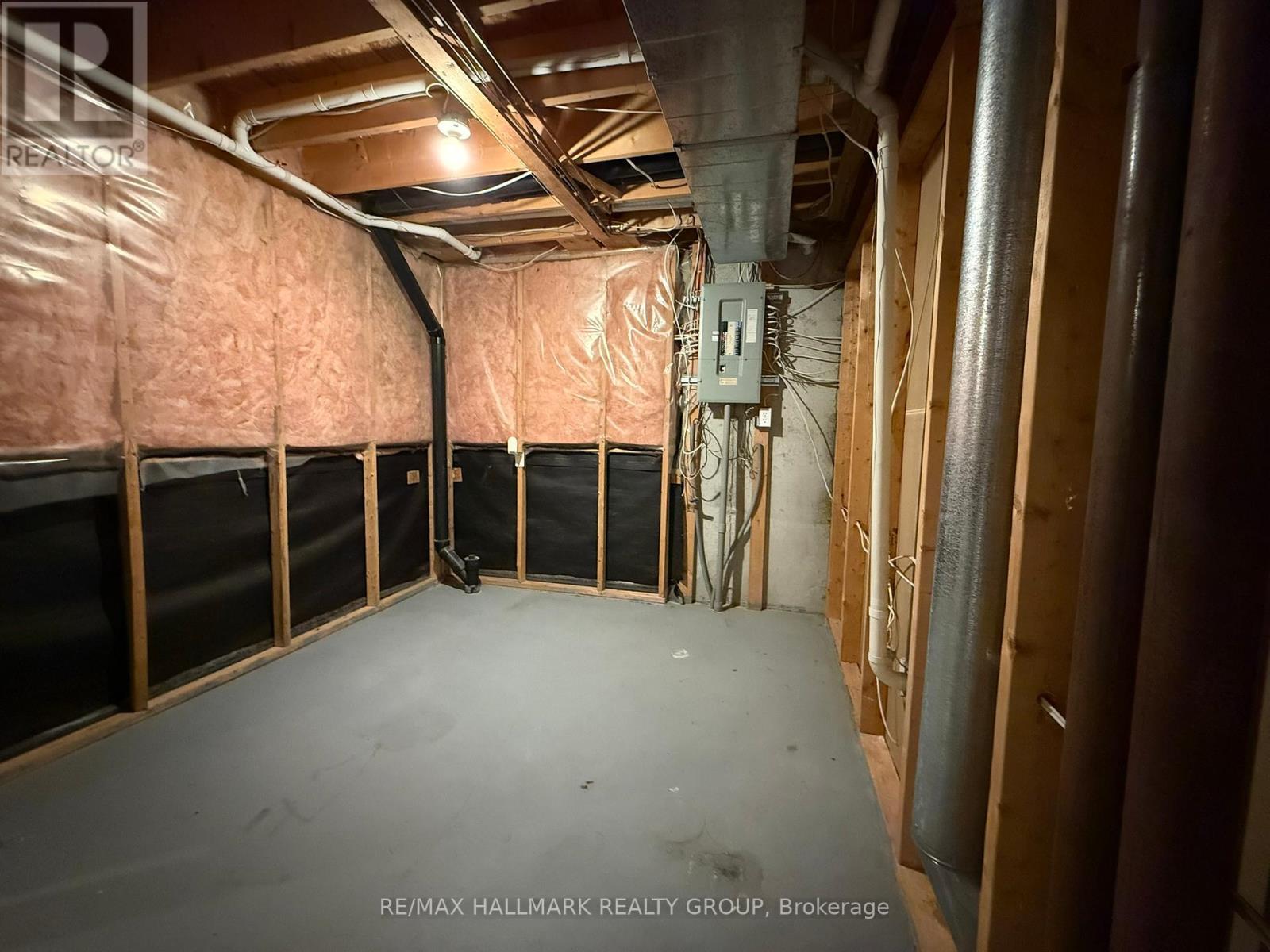195 Blackdome Crescent, Ottawa, ON - Indoor Photo Showing Basement