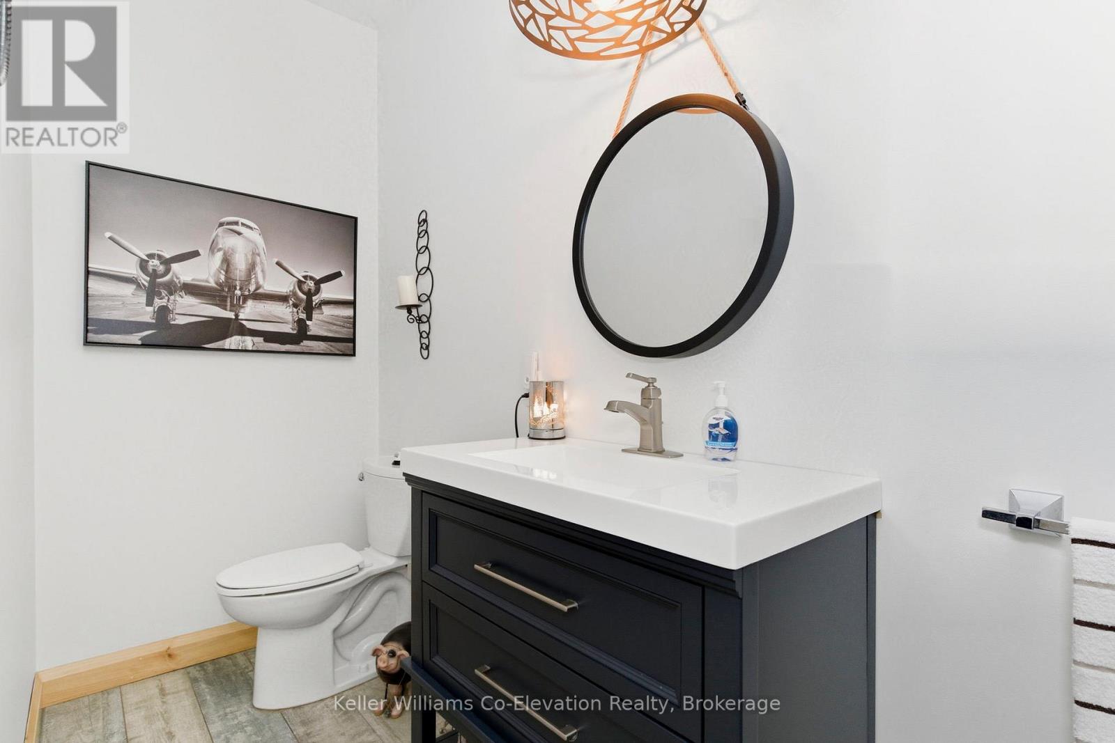 15 Rue De Parc, Tiny, ON - Indoor Photo Showing Bathroom