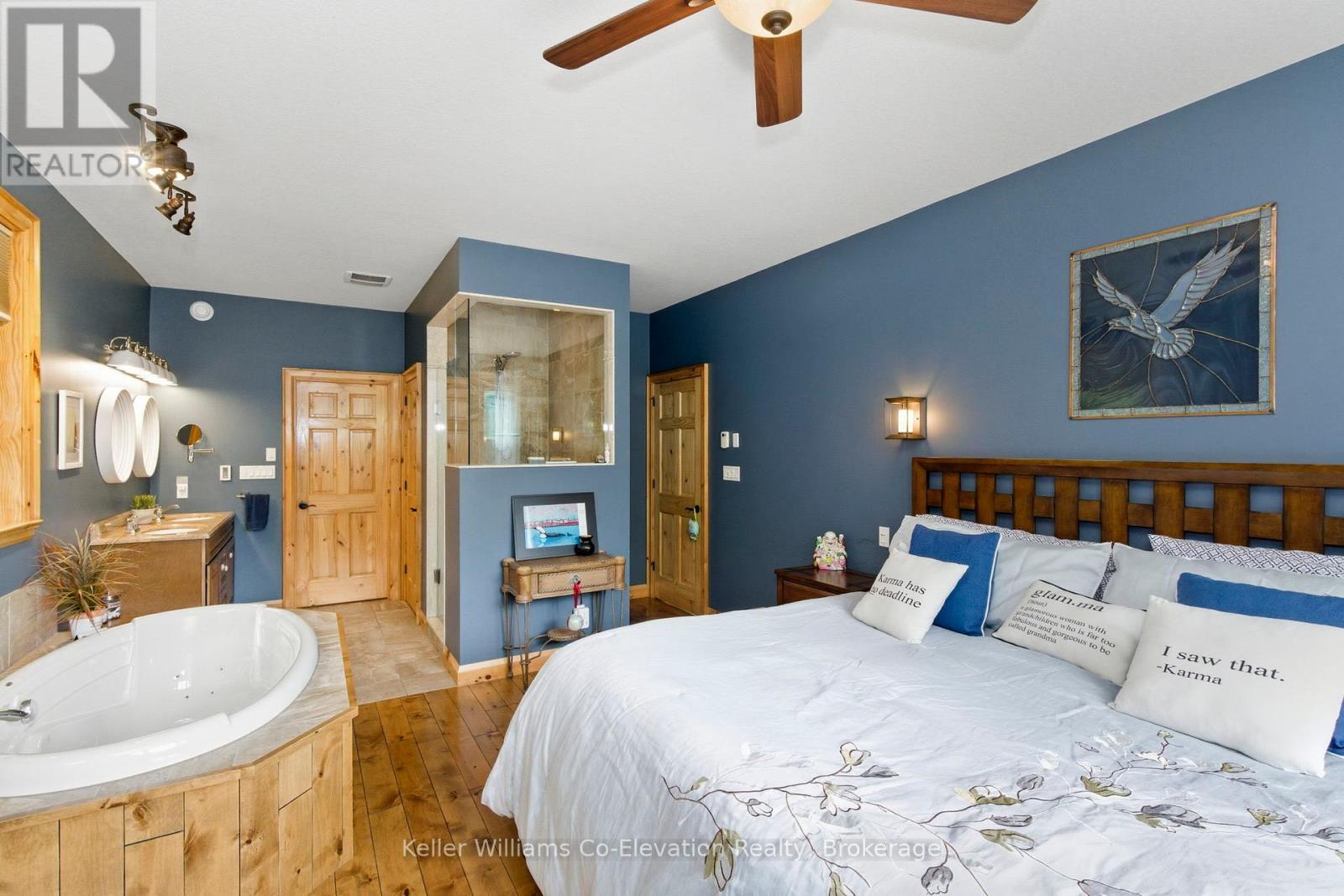 15 Rue De Parc, Tiny, ON - Indoor Photo Showing Bedroom