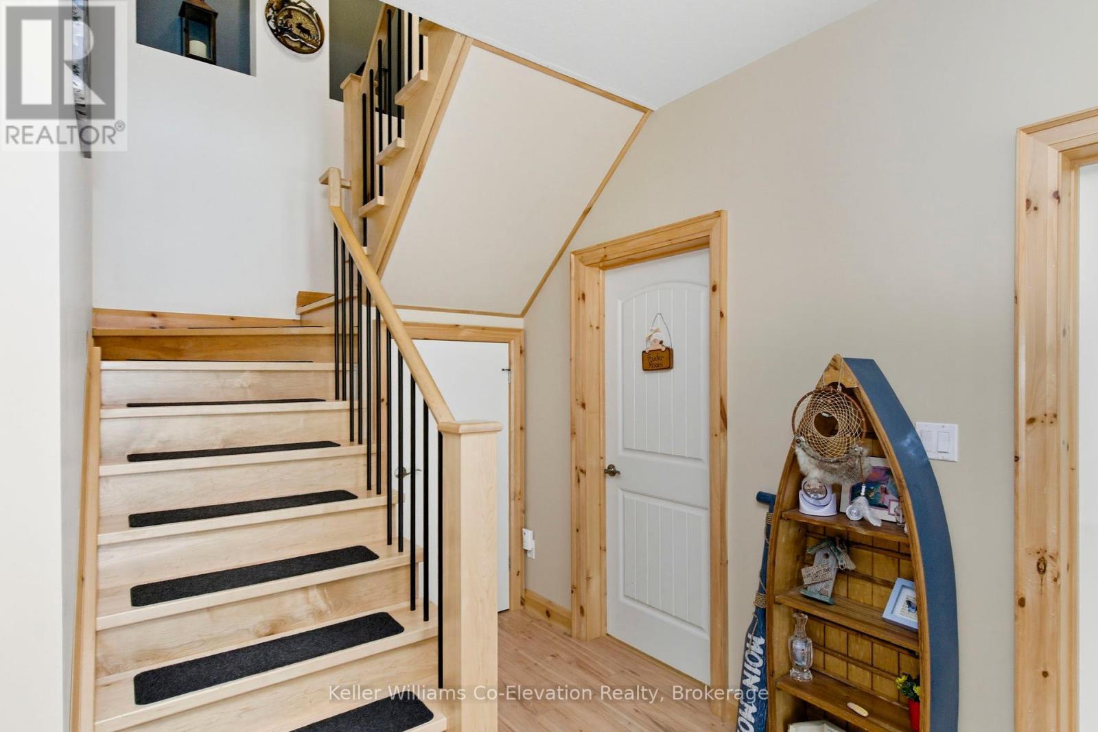 15 Rue De Parc, Tiny, ON - Indoor Photo Showing Other Room