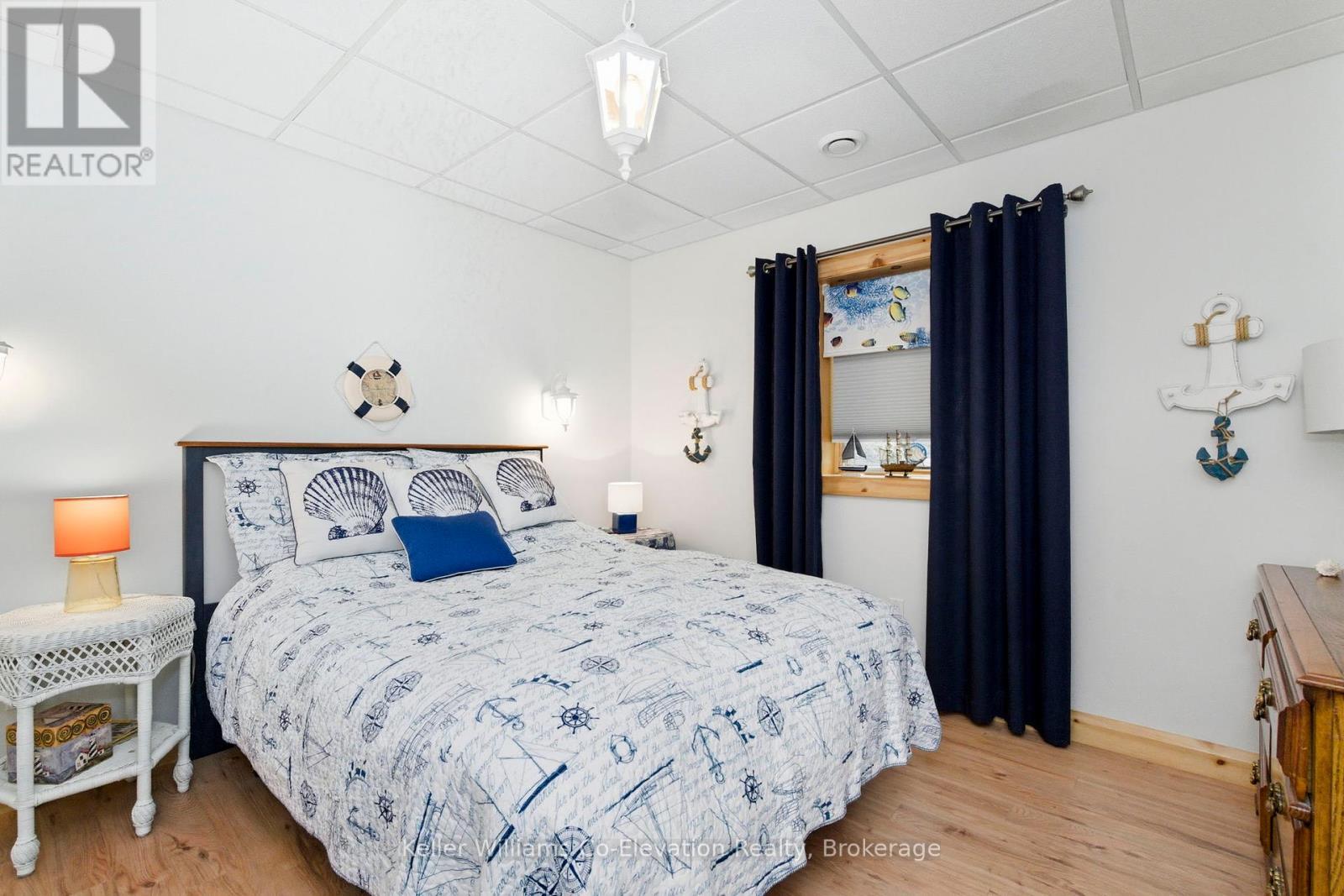 15 Rue De Parc, Tiny, ON - Indoor Photo Showing Bedroom