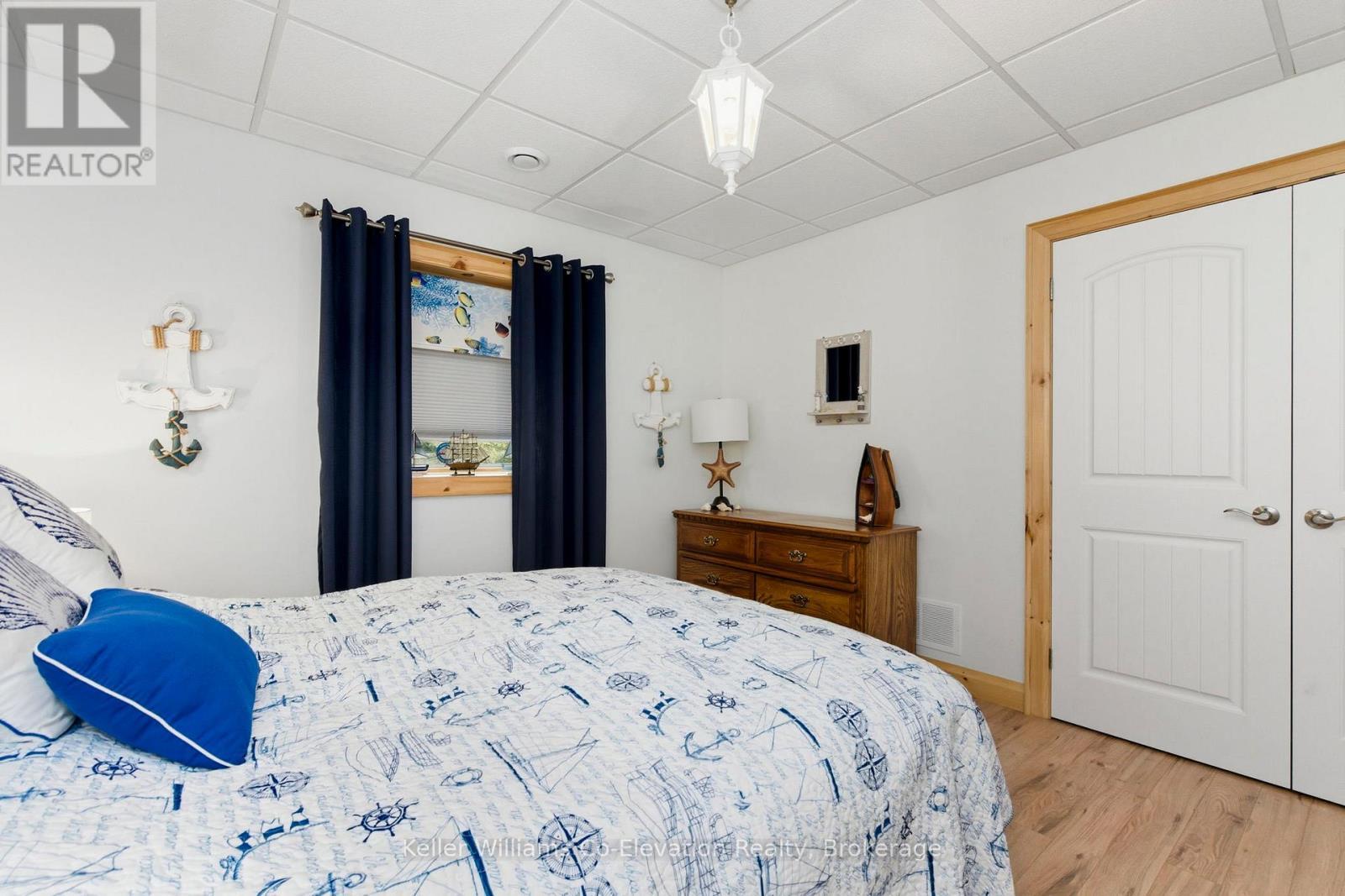 15 Rue De Parc, Tiny, ON - Indoor Photo Showing Bedroom