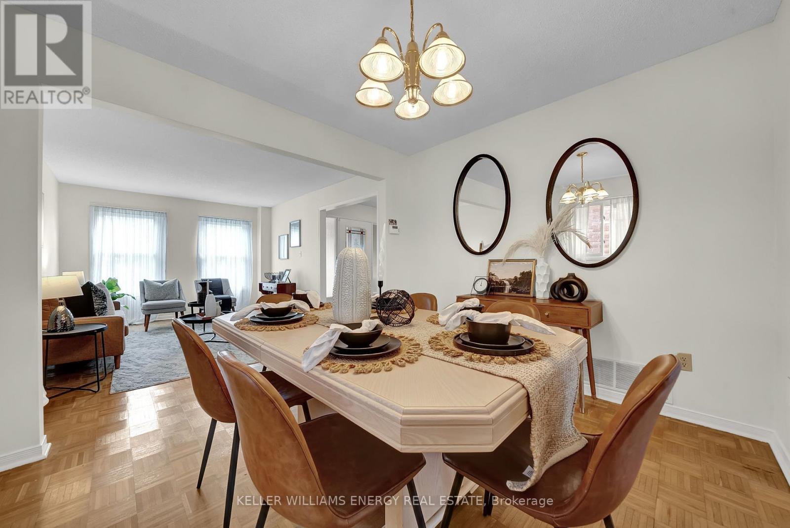 280 Thornton Road N, Oshawa (Mclaughlin), ON - Indoor Photo Showing Dining Room