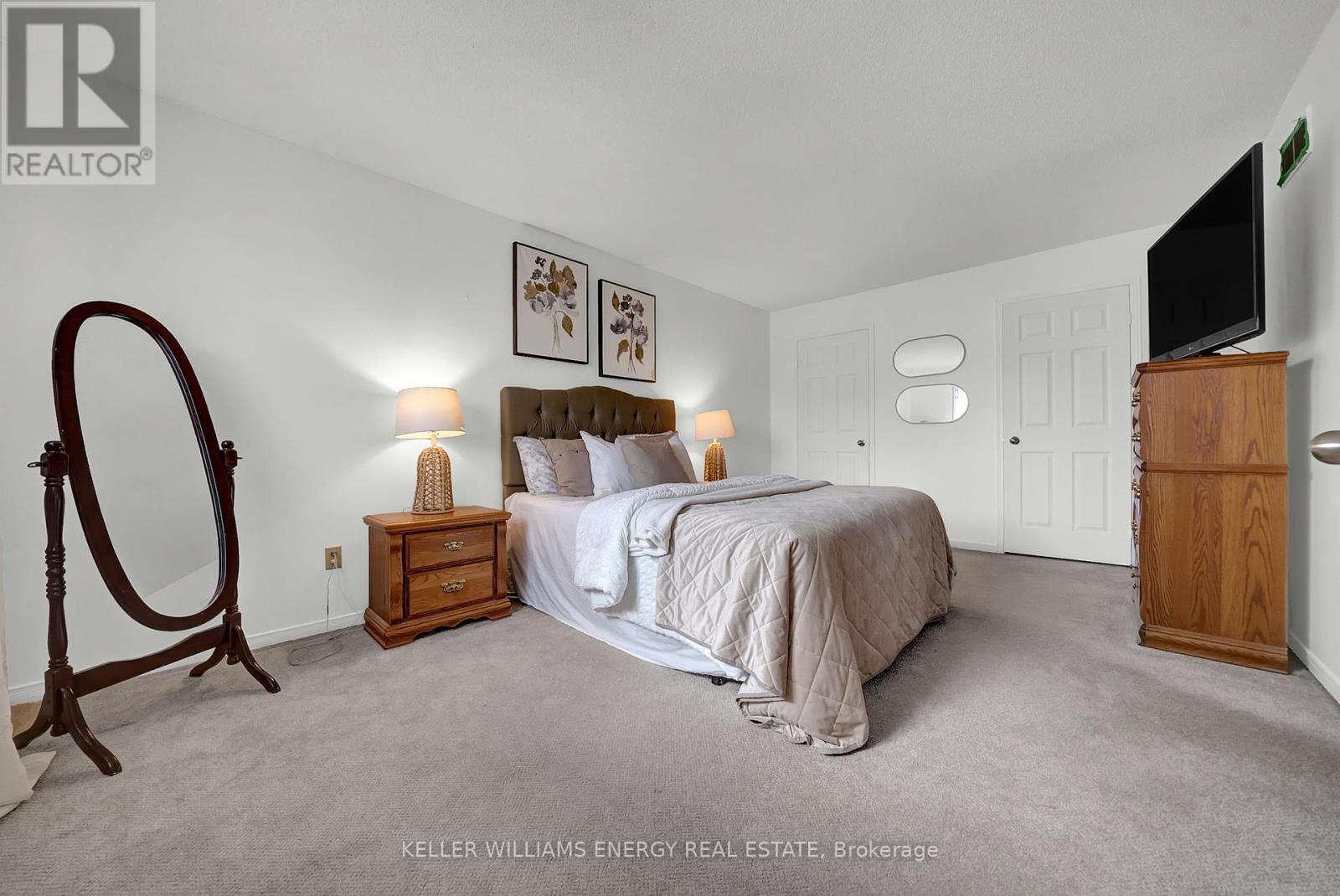 280 Thornton Road N, Oshawa (Mclaughlin), ON - Indoor Photo Showing Bedroom