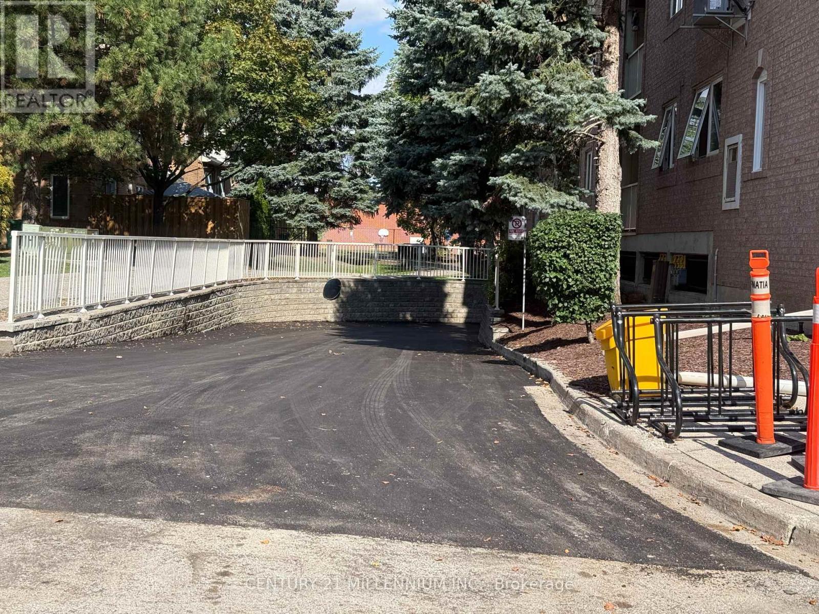 164 - 85 Bristol Road E, Mississauga, ON - Outdoor