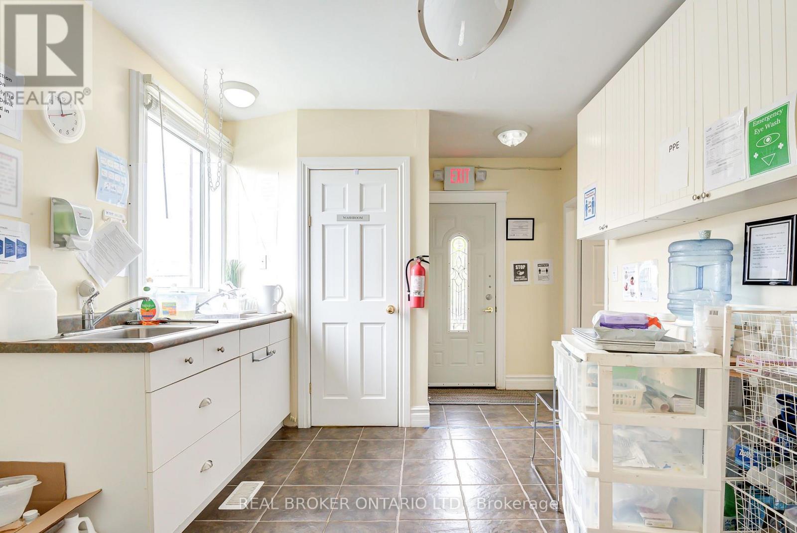 1405 King Street E, Cambridge, ON