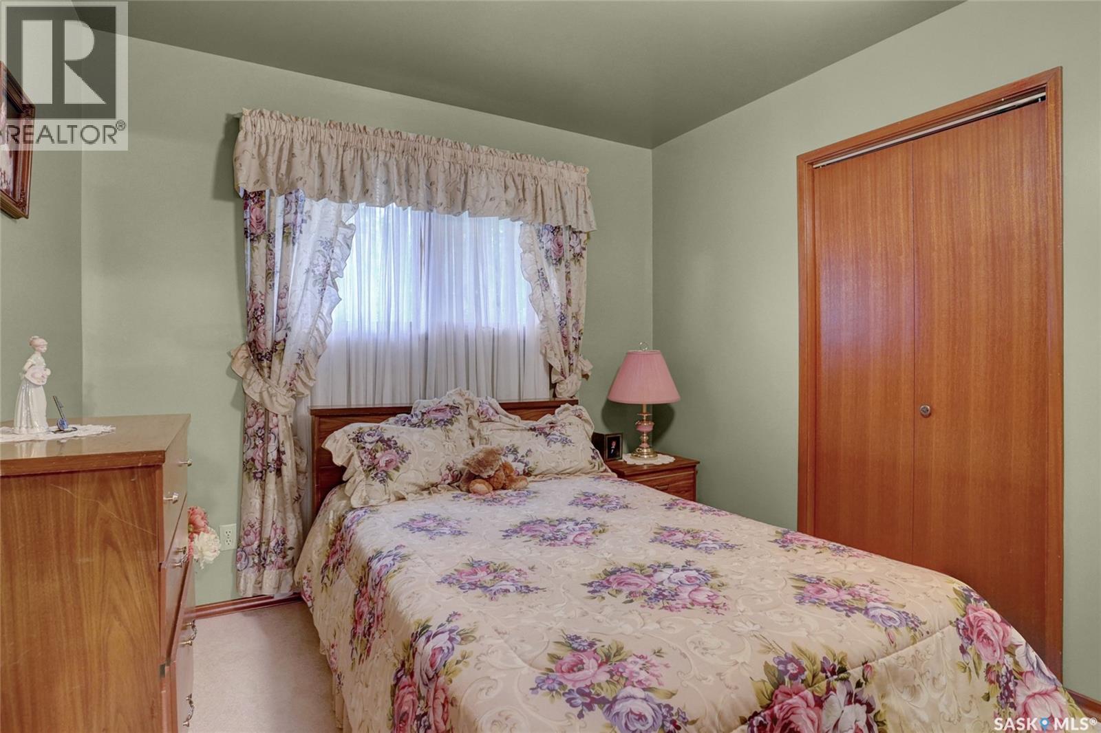 524 6Th Avenue E, Assiniboia, SK - Indoor Photo Showing Bedroom