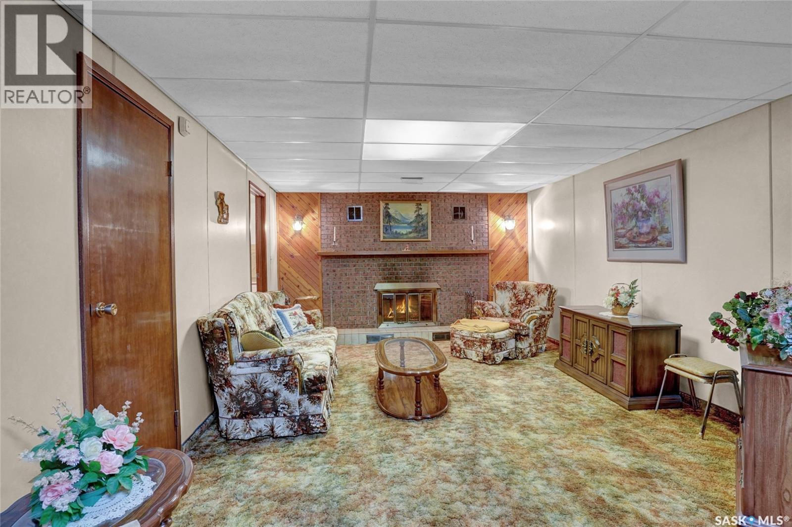 524 6Th Avenue E, Assiniboia, SK - Indoor With Fireplace