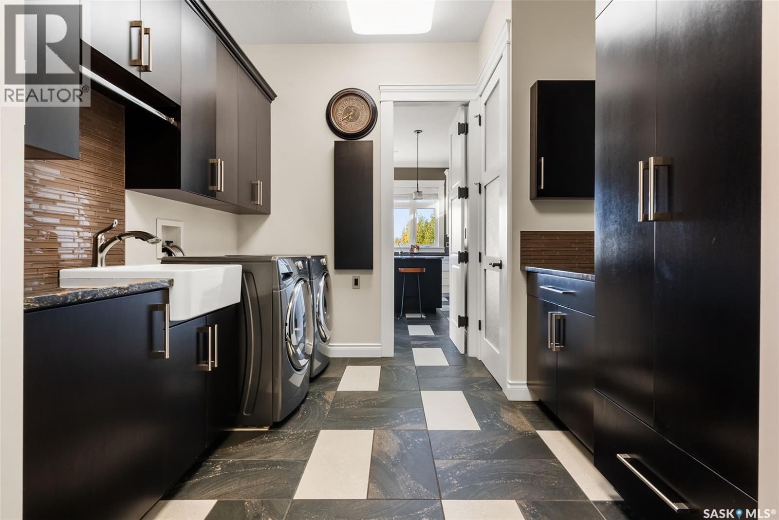 123 Slater Crescent, Edenwold Rm No.158, SK - Indoor Photo Showing Laundry Room