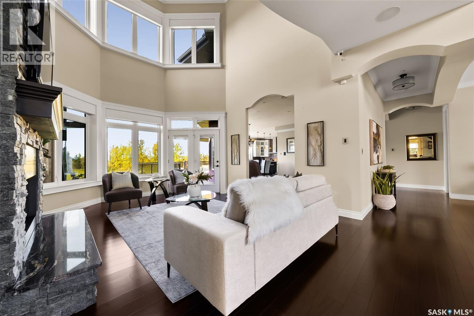123 Slater Crescent, Edenwold Rm No.158, SK - Indoor Photo Showing Living Room