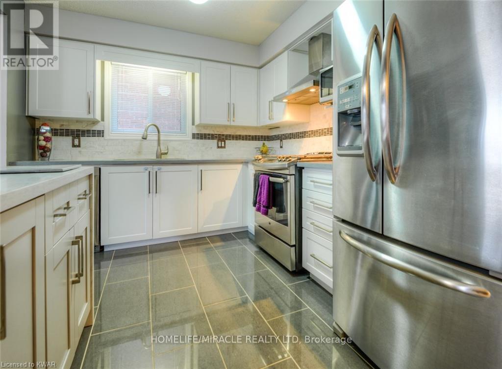 55 Seabrook Drive, Kitchener, ON - Indoor Photo Showing Kitchen With Upgraded Kitchen