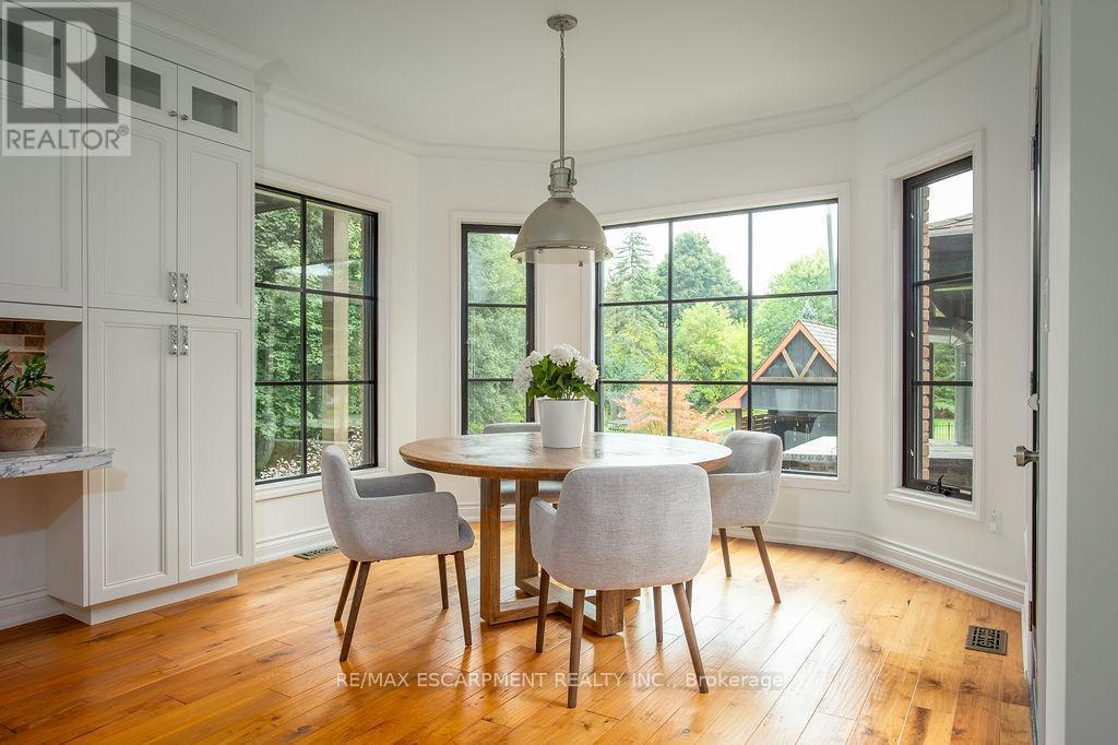 12 Blackberry Place, Hamilton, ON - Indoor Photo Showing Dining Room