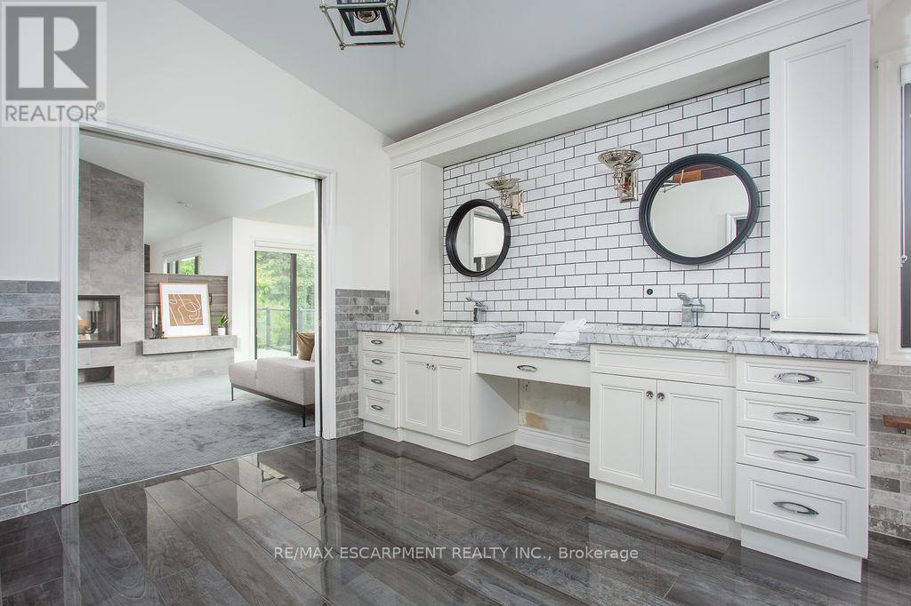 12 Blackberry Place, Hamilton, ON - Indoor Photo Showing Other Room