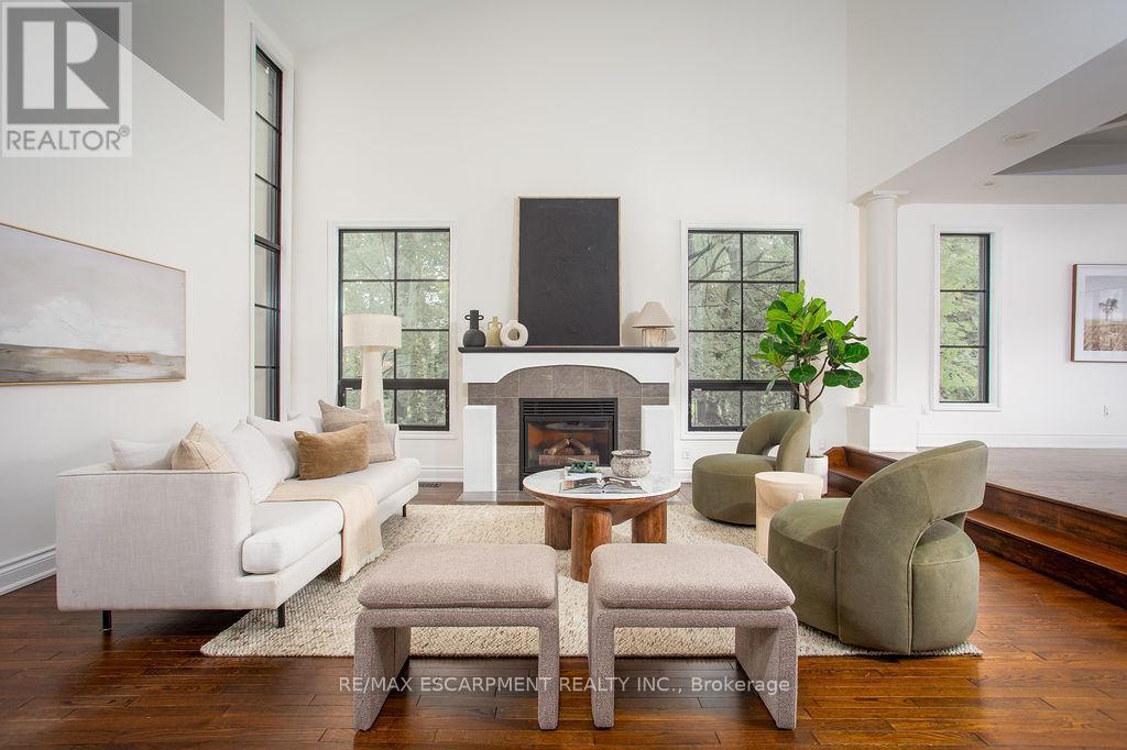 12 Blackberry Place, Hamilton, ON - Indoor Photo Showing Living Room With Fireplace
