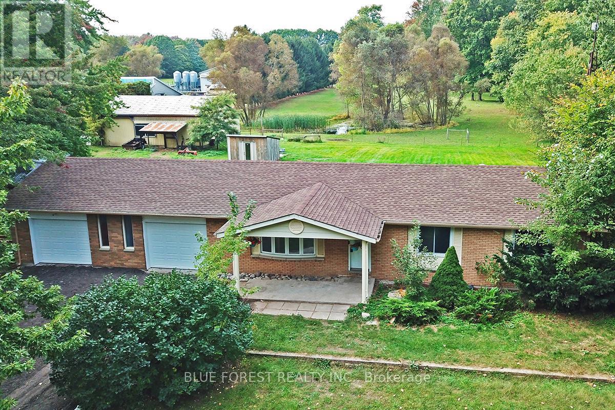 612 Trillium Drive, Southwest Middlesex, ON - Outdoor