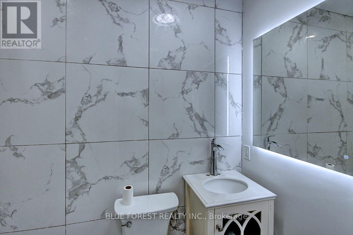 612 Trillium Drive, Southwest Middlesex, ON - Indoor Photo Showing Bathroom