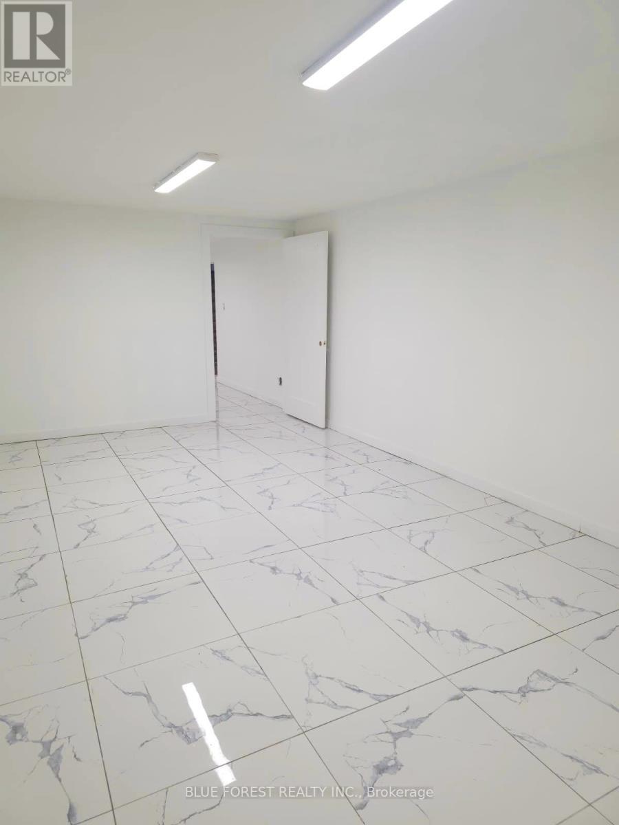 612 Trillium Drive, Southwest Middlesex, ON - Indoor Photo Showing Other Room