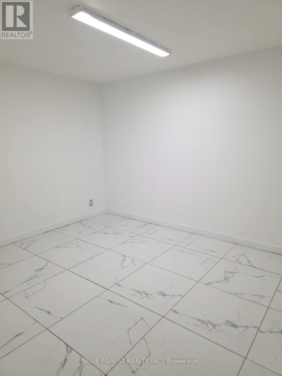 612 Trillium Drive, Southwest Middlesex, ON - Indoor Photo Showing Other Room