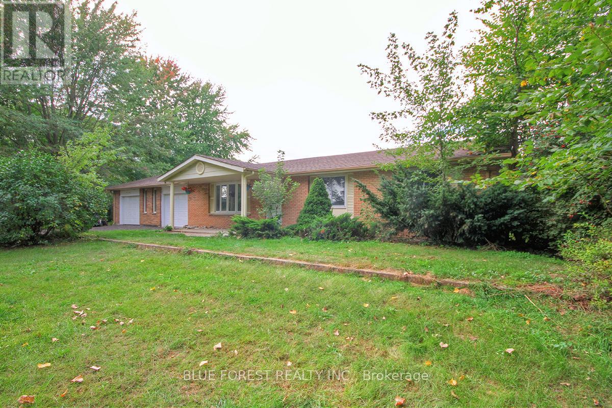 612 Trillium Drive, Southwest Middlesex, ON - Outdoor