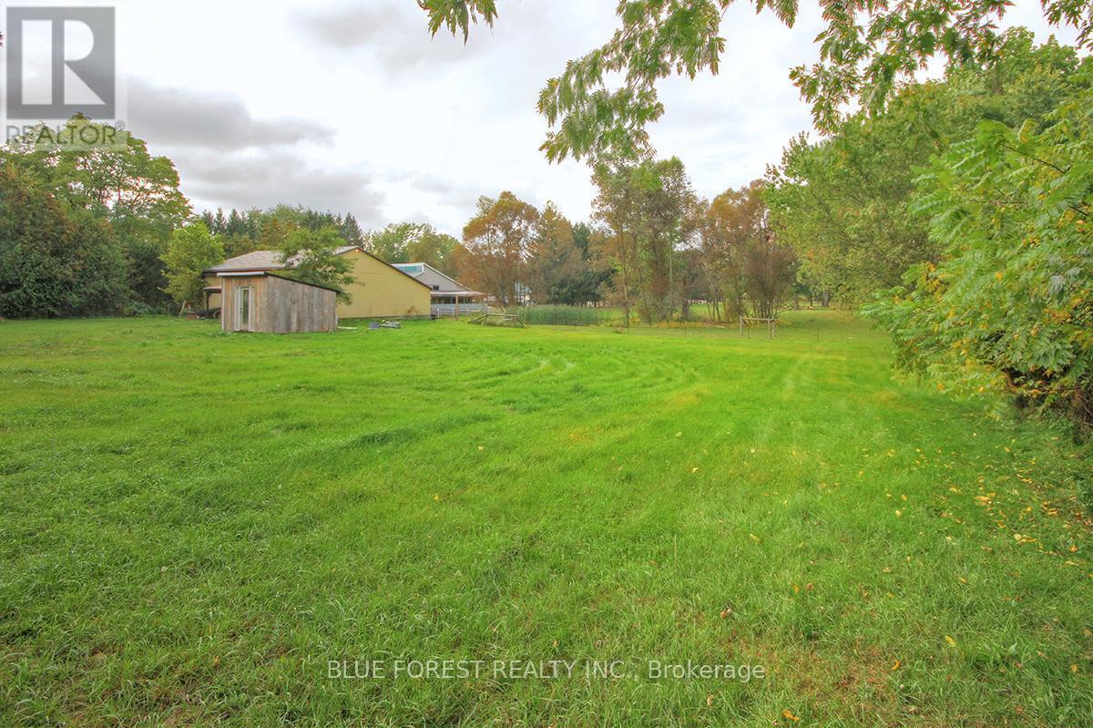 612 Trillium Drive, Southwest Middlesex, ON - Outdoor