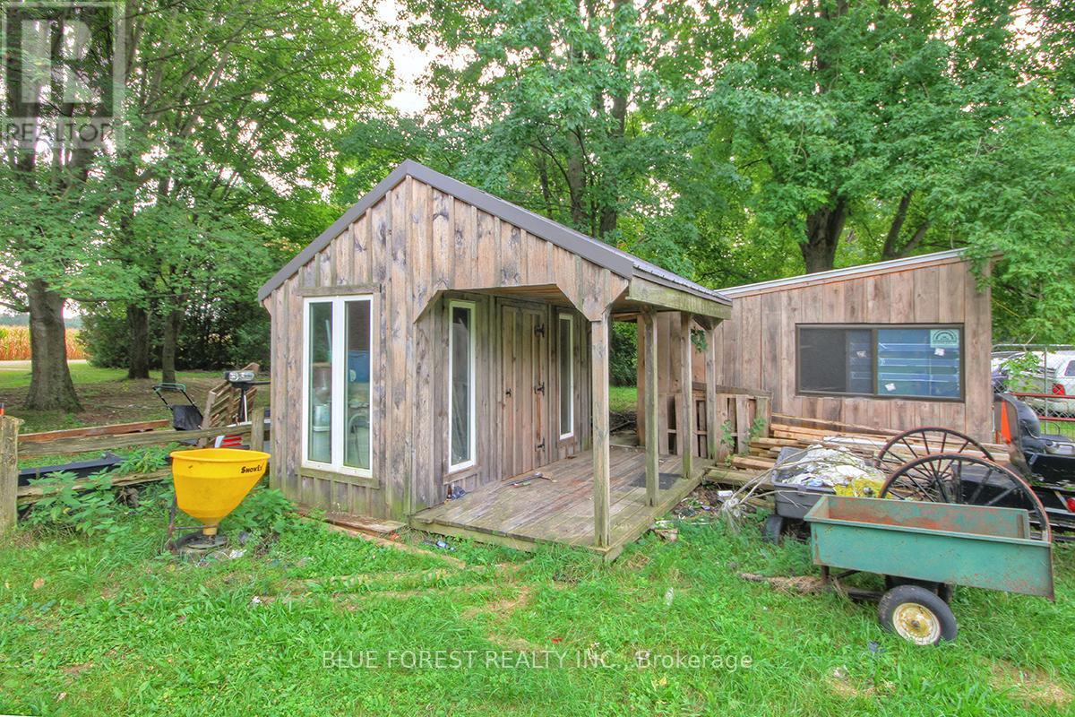 612 Trillium Drive, Southwest Middlesex, ON - Outdoor