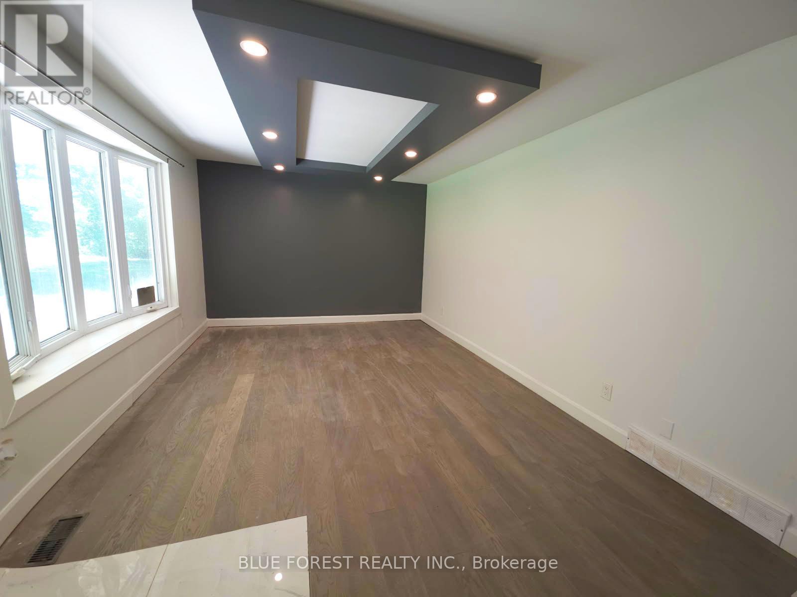 612 Trillium Drive, Southwest Middlesex, ON - Indoor Photo Showing Other Room