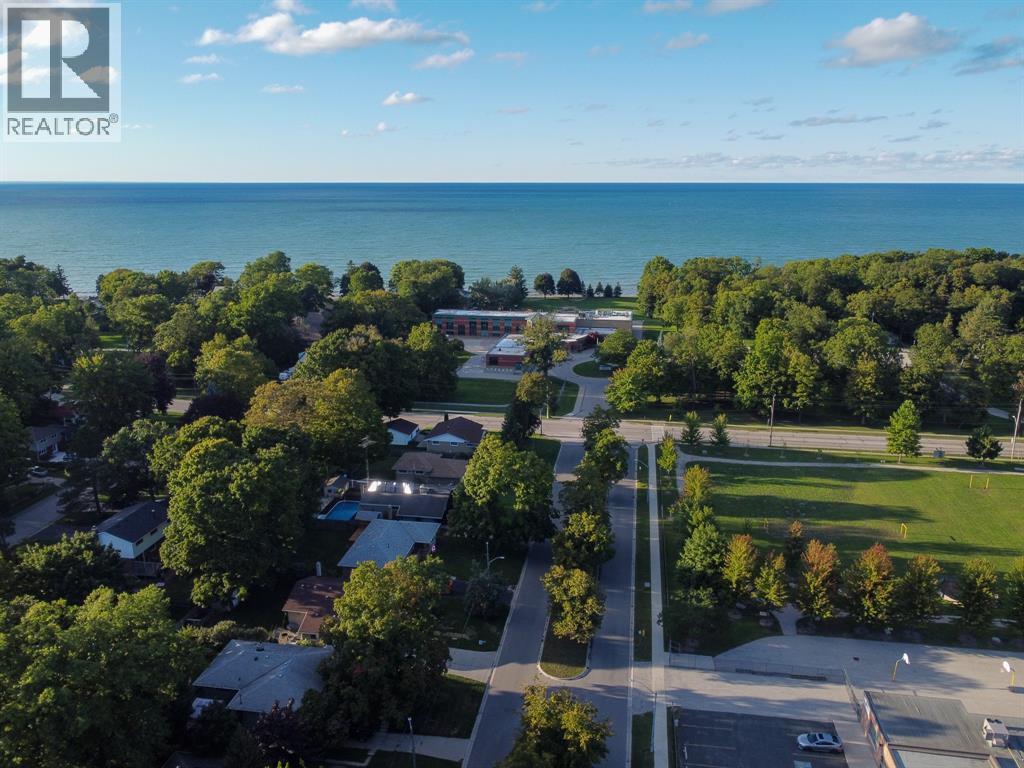 2577 Kaymar Crescent, Sarnia, ON - Outdoor With Body Of Water With View