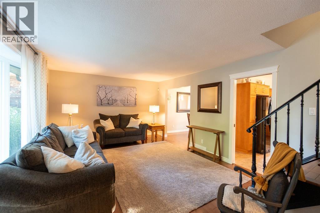 2577 Kaymar Crescent, Sarnia, ON - Indoor Photo Showing Living Room
