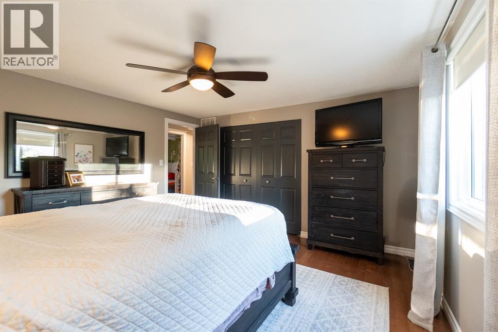 2577 Kaymar Crescent, Sarnia, ON - Indoor Photo Showing Bedroom