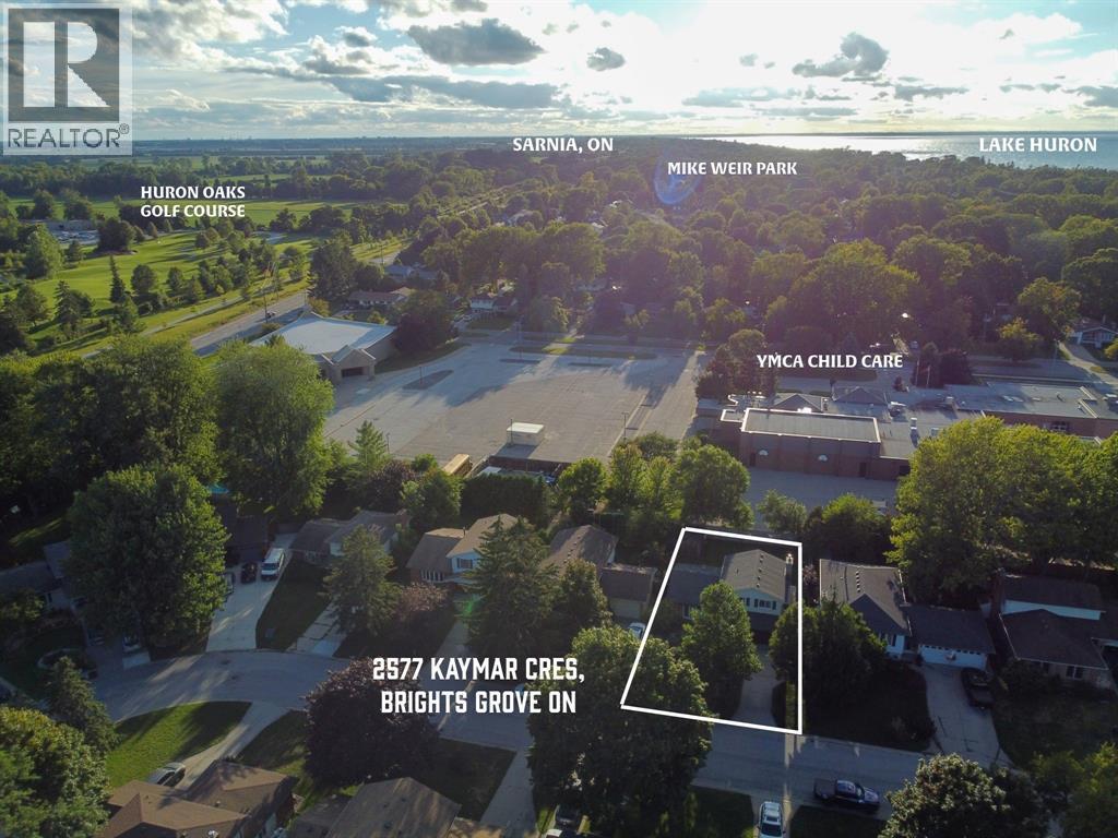 2577 Kaymar Crescent, Sarnia, ON - Outdoor With View