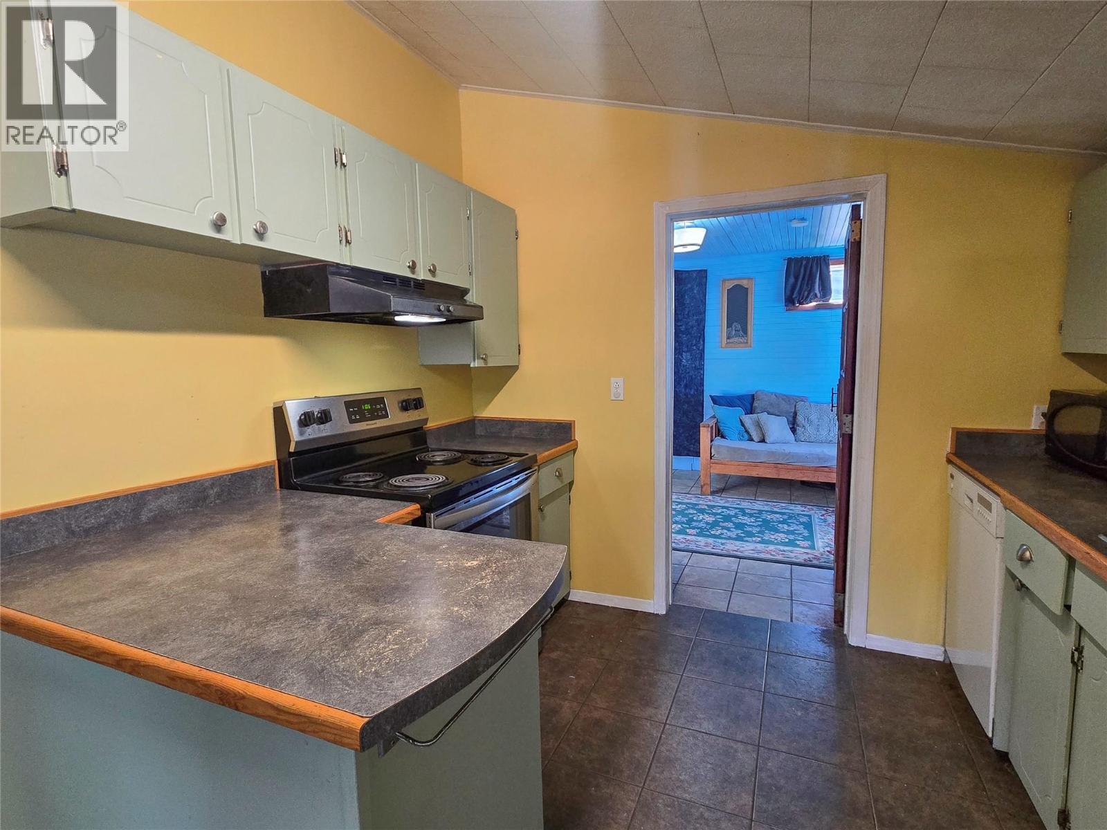1602 Vancouver Street, Nelson, BC - Indoor Photo Showing Kitchen